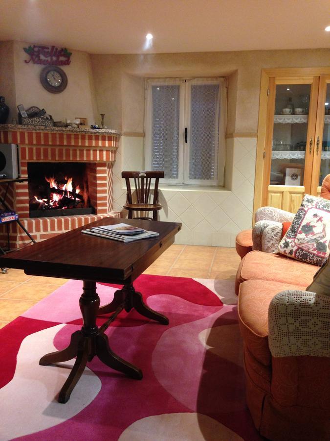 Apartamento Rural La Muralla De Pedraza Chavida エクステリア 写真